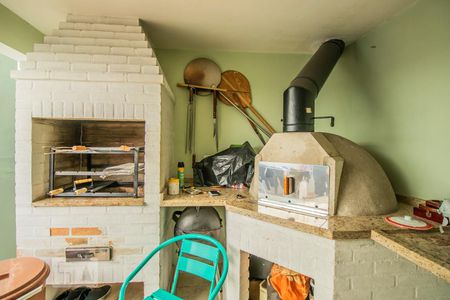 Casa à venda com 200m², 3 quartos e 2 vagas Casa à venda com 200m², 3 quartos e 2 vagasQuintal - Churrasqueira