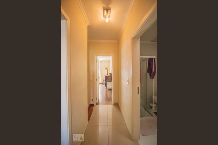 Casa à venda com 200m², 3 quartos e 2 vagas Casa à venda com 200m², 3 quartos e 2 vagasCorredor