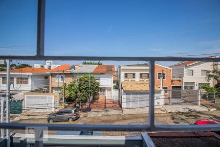 Casa à venda com 200m², 3 quartos e 2 vagas Casa à venda com 200m², 3 quartos e 2 vagasVista