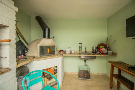 Casa à venda com 200m², 3 quartos e 2 vagas Casa à venda com 200m², 3 quartos e 2 vagasQuintal - Churrasqueira