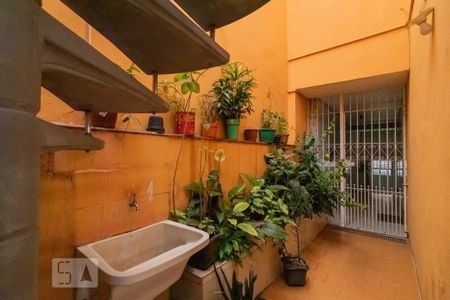 Casa à venda com 200m², 5 quartos e 2 vagas Casa à venda com 200m², 5 quartos e 2 vagasÁrea de Serviço/Quintal