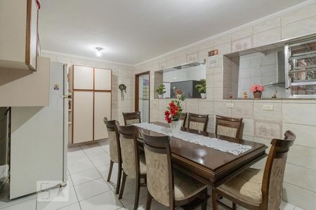 Casa à venda com 200m², 5 quartos e 2 vagas Casa à venda com 200m², 5 quartos e 2 vagasSala de Jantar