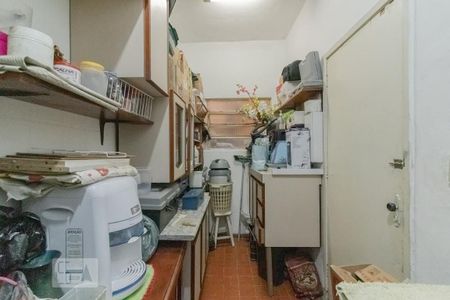 Casa à venda com 200m², 5 quartos e 2 vagas Casa à venda com 200m², 5 quartos e 2 vagasDepósito
