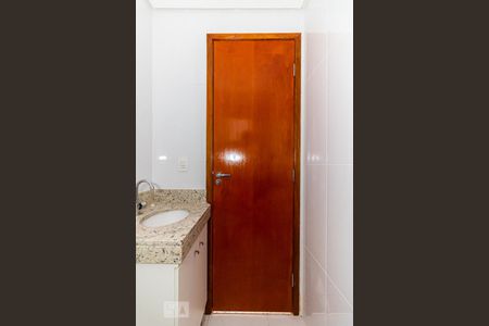 Casa de condomínio à venda com 44m², 2 quartos e sem vaga Casa de condomínio à venda com 44m², 2 quartos e sem vagaBanheiro