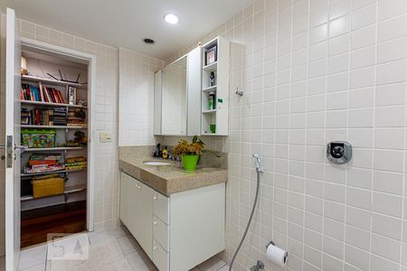 Apartamento à venda com 159m², 4 quartos e 1 vagaBanheiro Social