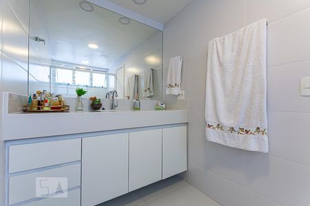 Apartamento à venda com 159m², 4 quartos e 1 vagaBanheiro da Suíte