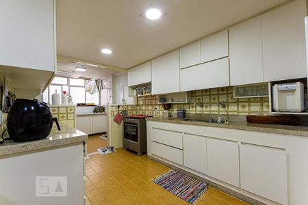 Apartamento à venda com 159m², 4 quartos e 1 vagaCozinha