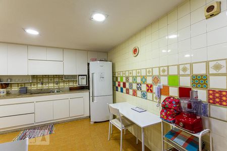 Apartamento à venda com 159m², 4 quartos e 1 vagaCozinha