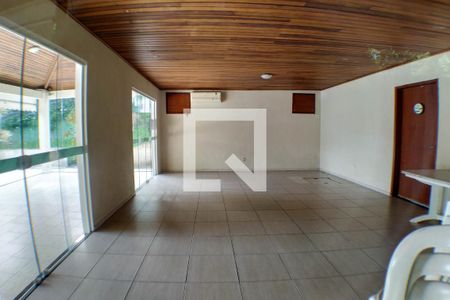Casa à venda com 147m², 3 quartos e 2 vagas Casa à venda com 147m², 3 quartos e 2 vagasÁrea comum - Salão de festas
