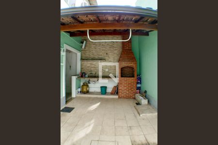 Casa à venda com 147m², 3 quartos e 2 vagas Casa à venda com 147m², 3 quartos e 2 vagasChurrasqueira