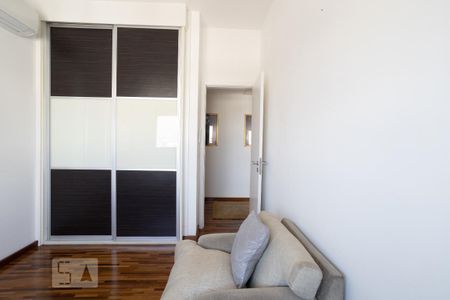 Apartamento à venda com 222m², 4 quartos e 4 vagas Apartamento à venda com 222m², 4 quartos e 4 vagasSuíte 3