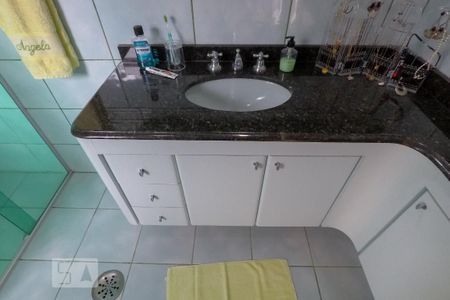 Casa à venda com 200m², 3 quartos e 2 vagas Casa à venda com 200m², 3 quartos e 2 vagasQuarto 2 - suite