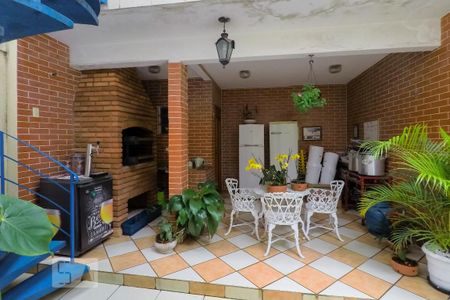 Casa à venda com 200m², 3 quartos e 2 vagas Casa à venda com 200m², 3 quartos e 2 vagasChurrasqueira