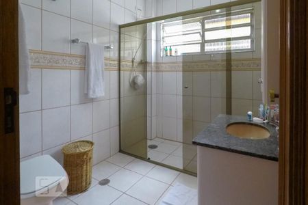 Casa à venda com 200m², 3 quartos e 2 vagas Casa à venda com 200m², 3 quartos e 2 vagasBanheiro