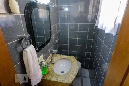 Casa à venda com 200m², 3 quartos e 2 vagas Casa à venda com 200m², 3 quartos e 2 vagasLavabo