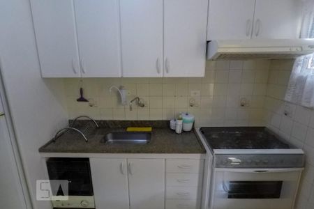 Casa à venda com 200m², 3 quartos e 2 vagas Casa à venda com 200m², 3 quartos e 2 vagasCozinha