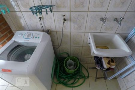 Casa à venda com 200m², 3 quartos e 2 vagas Casa à venda com 200m², 3 quartos e 2 vagasLavanderia