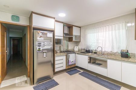 Casa à venda com 235m², 4 quartos e 2 vagas Casa à venda com 235m², 4 quartos e 2 vagasCozinha