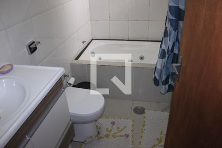 Casa à venda com 130m², 3 quartos e 2 vagasBanheiro 2