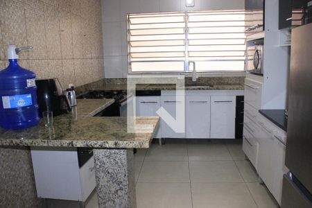 Casa à venda com 130m², 3 quartos e 2 vagasCozinha