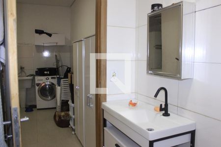 Casa à venda com 130m², 3 quartos e 2 vagasBanheiro 1