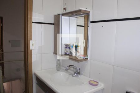 Casa à venda com 130m², 3 quartos e 2 vagasBanheiro 2