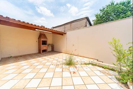Casa à venda com 286m², 4 quartos e 4 vagasQuintal Fundos 