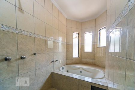 Casa à venda com 286m², 4 quartos e 4 vagasBanheiro do Quarto 4