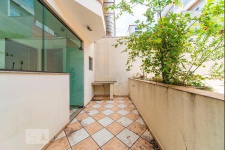 Casa à venda com 286m², 4 quartos e 4 vagasQuintal Fundos 