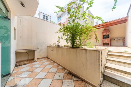 Casa à venda com 286m², 4 quartos e 4 vagasQuintal Fundos 