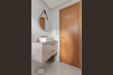 Apartamento à venda com 60m², 2 quartos e 2 vagasBanheiro Social