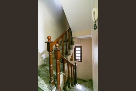 Casa à venda com 270m², 3 quartos e 5 vagasEscadas