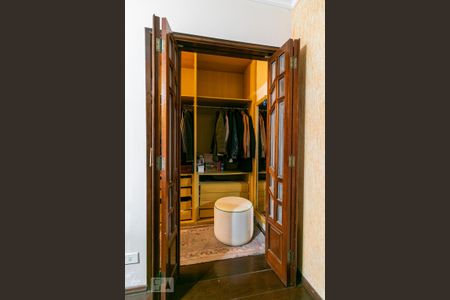 Casa à venda com 270m², 3 quartos e 5 vagasCloset