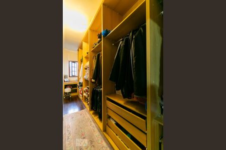 Casa à venda com 270m², 3 quartos e 5 vagasCloset