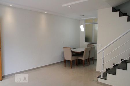 Sala de casa para alugar com 2 quartos, 62m² em Vila Macedópolis, São Paulo