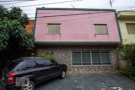 Casa à venda com 217m², 4 quartos e 4 vagasFachada