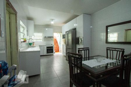 Casa à venda com 217m², 4 quartos e 4 vagasCozinha
