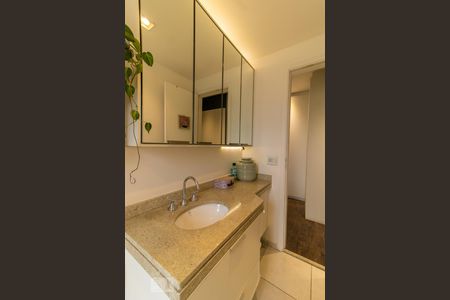 Apartamento à venda com 97m², 3 quartos e 2 vagas Apartamento à venda com 97m², 3 quartos e 2 vagasBanheiro da Suíte