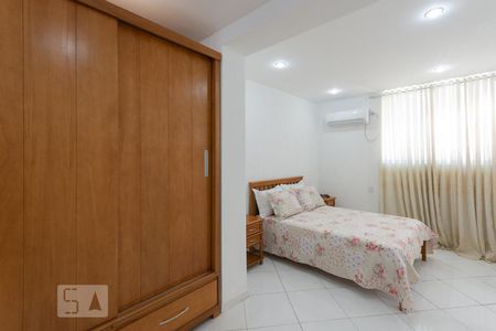 Suíte de apartamento à venda com 3 quartos, 200m² em Tijuca, Rio de Janeiro