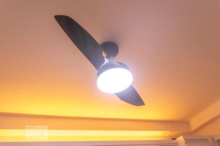 Apartamento à venda com 198m², 4 quartos e 3 vagasSuíte 1 ventilador de teto