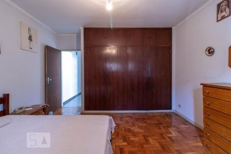 Casa à venda com 178m², 3 quartos e 3 vagasSuíte