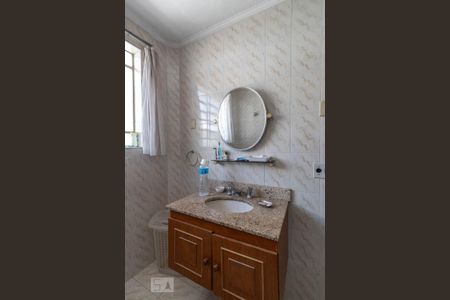 Casa à venda com 178m², 3 quartos e 3 vagasBanheiro - Pia