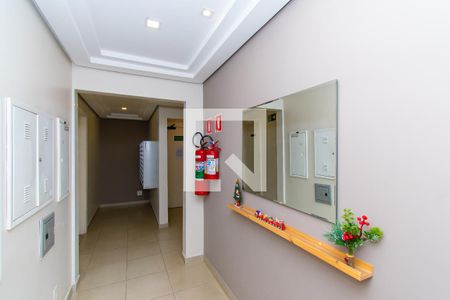 Casa de condomínio à venda com 56m², 2 quartos e 1 vaga Casa de condomínio à venda com 56m², 2 quartos e 1 vagaÁrea comum - Hall Social