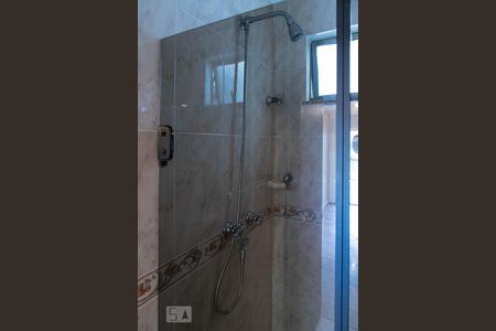 Apartamento à venda com 120m², 3 quartos e 2 vagasBanheiro da suíte