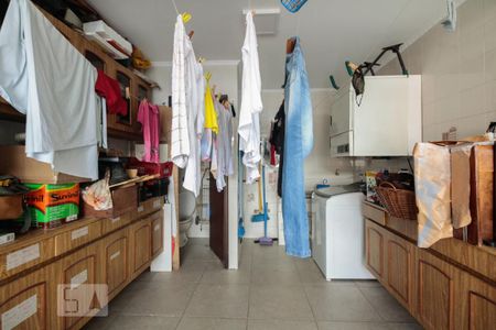 Casa à venda com 247m², 4 quartos e 3 vagas Casa à venda com 247m², 4 quartos e 3 vagasÁrea de serviço