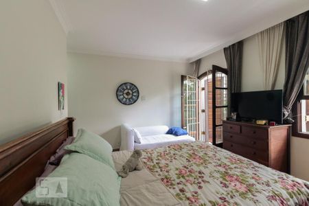 Casa à venda com 247m², 4 quartos e 3 vagas Casa à venda com 247m², 4 quartos e 3 vagasSuíte