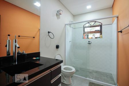Casa à venda com 247m², 4 quartos e 3 vagas Casa à venda com 247m², 4 quartos e 3 vagasBanheiro Social 2