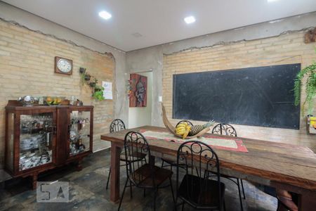 Casa à venda com 247m², 4 quartos e 3 vagas Casa à venda com 247m², 4 quartos e 3 vagasCozinha