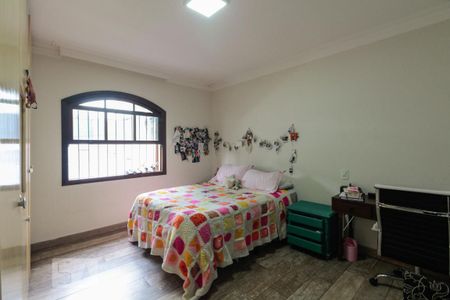 Casa à venda com 247m², 4 quartos e 3 vagas Casa à venda com 247m², 4 quartos e 3 vagasQuarto 2