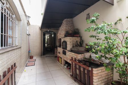 Casa à venda com 247m², 4 quartos e 3 vagas Casa à venda com 247m², 4 quartos e 3 vagasChurrasqueira